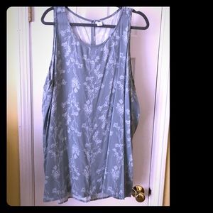 Green floral sleeveless tunic blouse